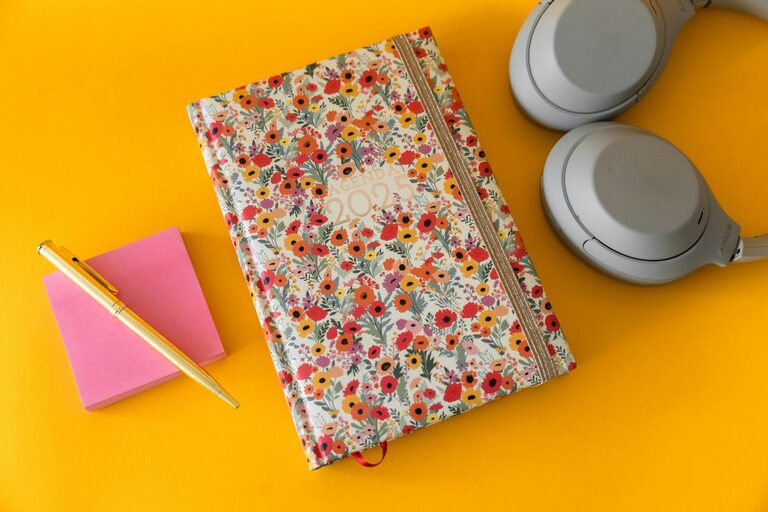 Beginner Guide to Bullet Journaling: Organize Your Life Creatively